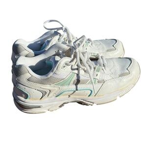Vionic Women's Walker Casual Walking Sneakers White with Light‎ Blue Sz 7.5